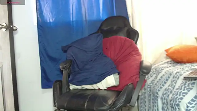 Snapshot of tizziano_castillo_ chatting on March 2025 07:48:02 PM tizziano castillo online show from March 2025 07:48:02 PM