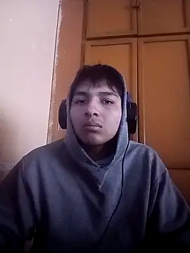 Snapshot of LoganFinds chatting on November 2025 01:55:02 PM LoganFinds online show from November 2025 01:55:02 PM
