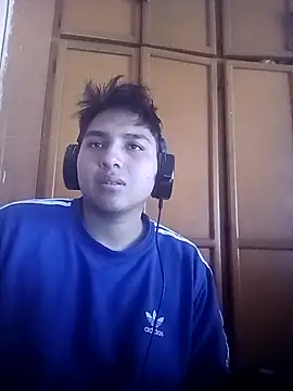 Snapshot of LoganFinds chatting on December 2025 03:05:01 PM LoganFinds online show from December 2025 03:05:01 PM
