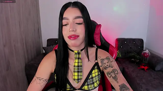 zoee jackson online show from April 2026 10:12:02 PM