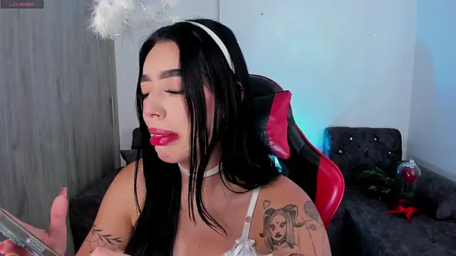 zoee jackson online show from April 2026 07:31:01 PM