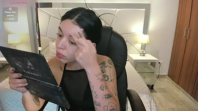 zoee jackson online show from June 2026 07:35:02 PM