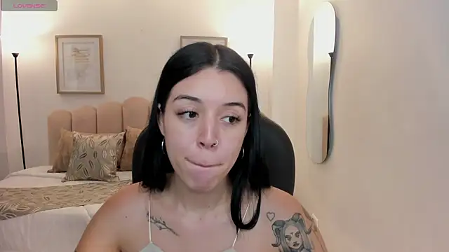 zoee jackson online show from July 2026 06:43:02 PM