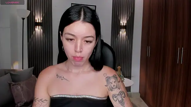 zoee jackson online show from July 2026 06:12:01 PM