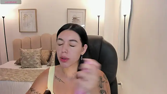zoee jackson online show from July 2026 06:43:02 PM