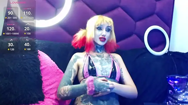 Snapshot of TyphoidMary chatting on December 2024 09:22:01 PM TyphoidMary online show from December 2024 09:22:01 PM