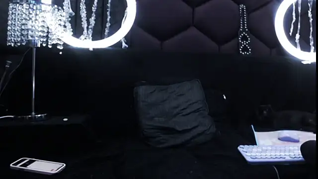 Snapshot of TyphoidMary chatting on September 2025 03:28:01 AM TyphoidMary online show from September 2025 03:28:01 AM