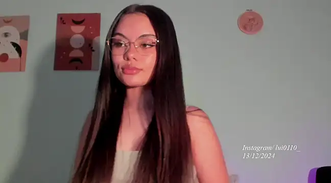 Snapshot of Luisa0110 chatting on December 2024 10:45:01 PM Luisa0110 online show from December 2024 10:45:01 PM