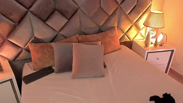 Snapshot of Luisa0110 chatting on December 2025 07:09:01 PM Luisa0110 online show from December 2025 07:09:01 PM