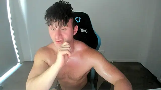 Snapshot of _DownUnderFit_ chatting on October 2025 02:26:01 AM DownUnderFit online show from October 2025 02:26:01 AM