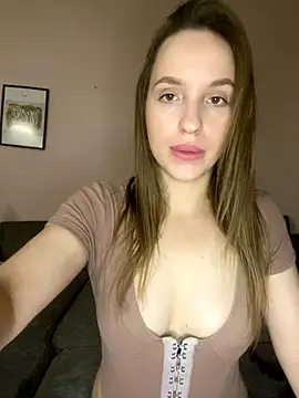 Snapshot of EdnaBradley chatting on September 2025 01:46:01 PM EdnaBradley online show from September 2025 01:46:01 PM