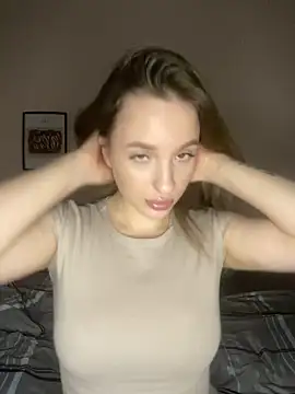 Snapshot of EdnaBradley chatting on December 2025 02:01:02 PM EdnaBradley online show from December 2025 02:01:02 PM