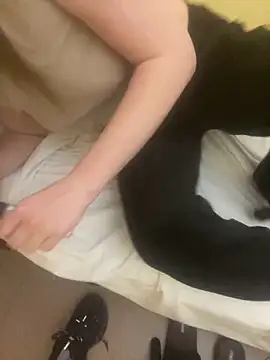 Snapshot of EdnaBradley chatting on February 2026 12:51:02 AM EdnaBradley online show from February 2026 12:51:02 AM