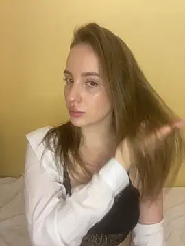 Snapshot of EdnaBradley chatting on February 2026 08:16:01 PM EdnaBradley online show from February 2026 08:16:01 PM