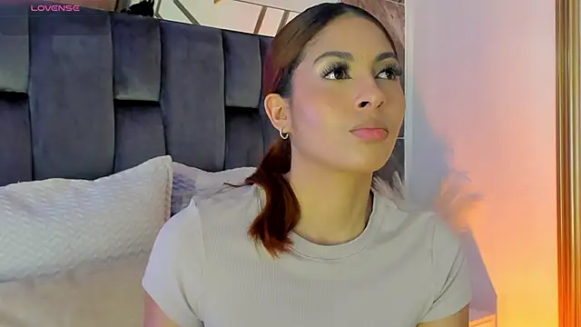 TaniaSmith1 online show from November 2025 08:07:01 PM