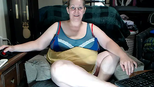 ladyscarlotta online show from July 2026 05:20:01 PM