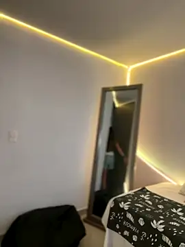 AmmyCollinsW online show from December 2025 09:21:01 PM