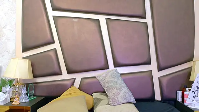 NicoleEsposito online show from April 2026 01:41:02 PM
