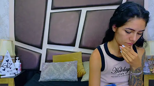 NicoleEsposito online show from May 2026 12:10:01 PM