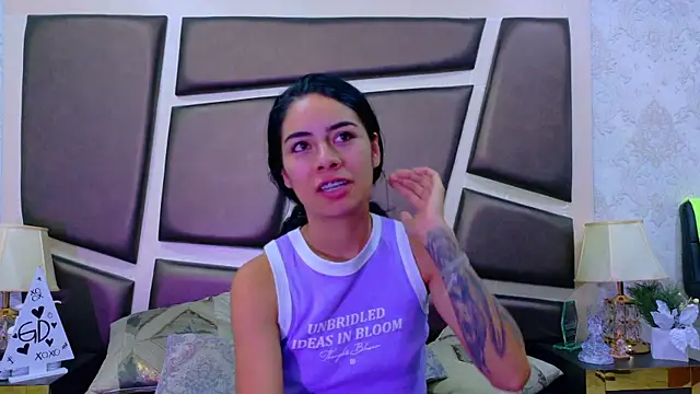 NicoleEsposito online show from May 2026 12:43:02 PM