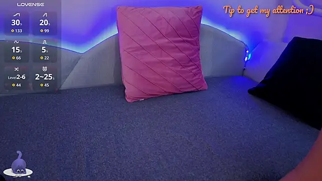 Snapshot of MysticMia chatting on November 2025 11:55:02 AM MysticMia online show from November 2025 11:55:02 AM