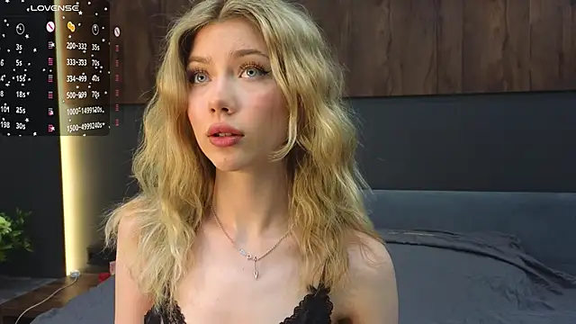 Snapshot of Rainaslater chatting on February 2025 08:49:02 PM Rainaslater online show from February 2025 08:49:02 PM