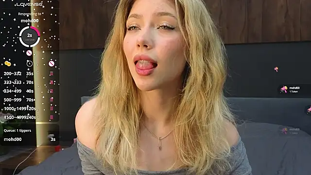 Snapshot of Rainaslater chatting on February 2025 09:04:02 PM Rainaslater online show from February 2025 09:04:02 PM