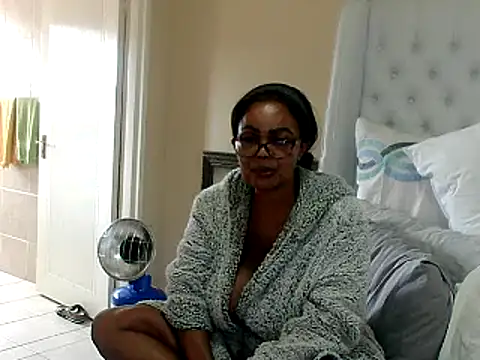 Carocurvy online show from March 2025 09:12:01 AM