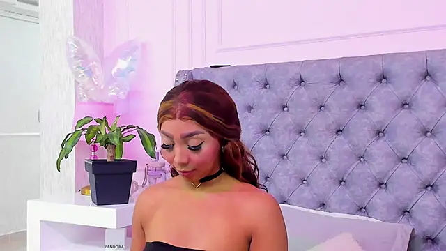 HaileeRoberts online show from June 2026 12:30:01 PM