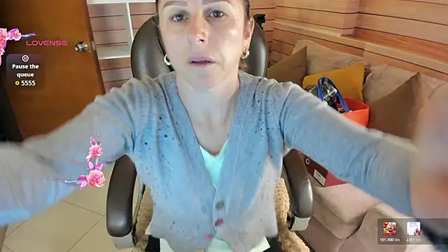Victoria collins 1 online show from May 2026 10:53:02 AM