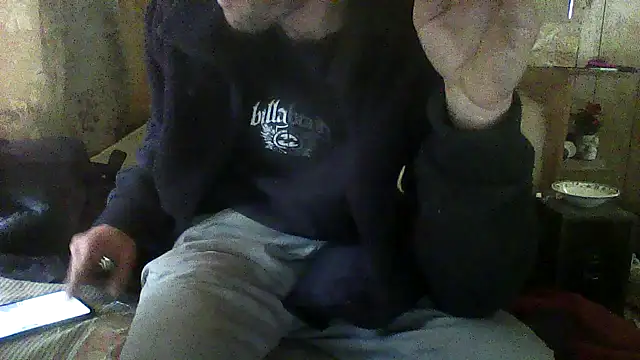 luke thighwalker2469 online show from April 2026 11:58:01 PM