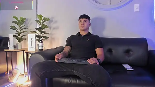 Cristopher strong online show from April 2026 12:42:02 PM
