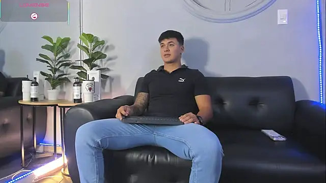 Cristopher strong online show from June 2026 01:35:01 PM