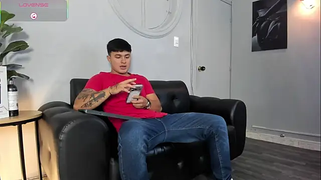 Cristopher strong online show from June 2026 02:33:01 PM