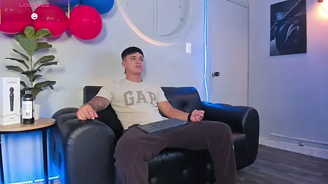 Cristopher strong online show from June 2026 12:15:01 PM