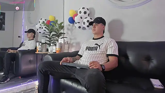 Cristopher strong online show from June 2026 01:04:01 PM