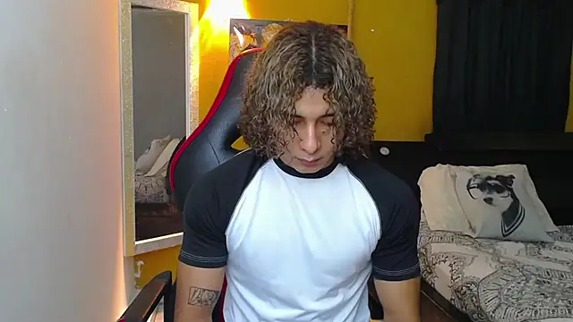 Demitryo online show from February 2025 02:51:02 AM