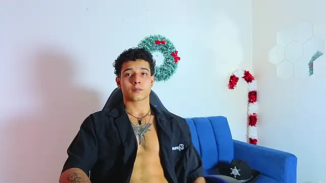 Demitryo online show from December 2025 03:33:01 AM