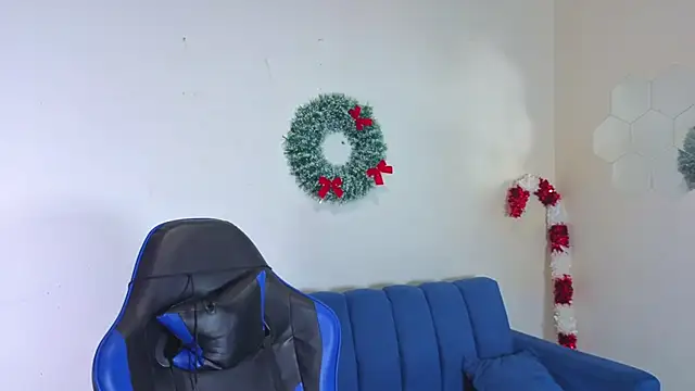 Demitryo online show from December 2025 04:18:02 AM