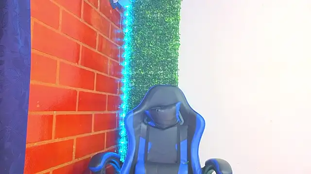 Demitryo online show from March 2026 04:27:02 AM