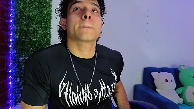 Demitryo online show from April 2026 11:24:02 PM