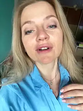 AlisonXCristal online show from April 2026 07:37:02 AM