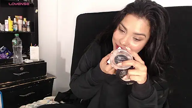 Snapshot of lolaa_staars chatting on January 2025 02:57:01 AM lolaa staars online show from January 2025 02:57:01 AM