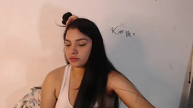 Snapshot of lolaa_staars chatting on March 2025 09:41:01 AM lolaa staars online show from March 2025 09:41:01 AM