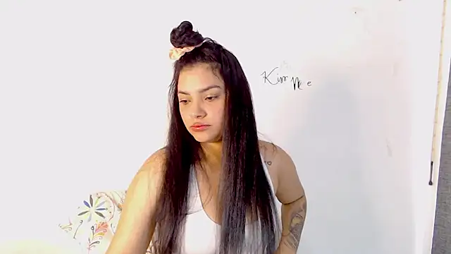 Snapshot of lolaa_staars chatting on March 2025 01:07:02 PM lolaa staars online show from March 2025 01:07:02 PM