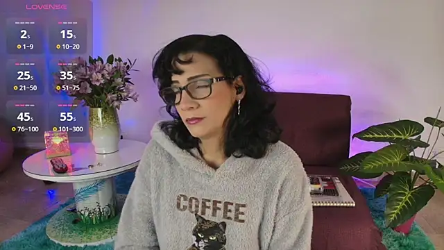 Elliee  online show from March 2025 01:14:01 PM