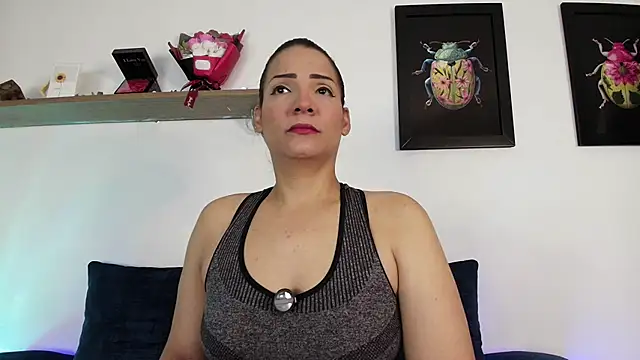 Elliee  online show from June 2026 12:04:02 PM