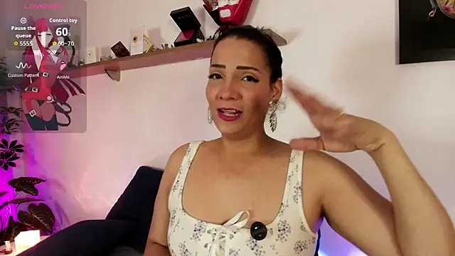 Elliee  online show from July 2026 12:29:01 PM