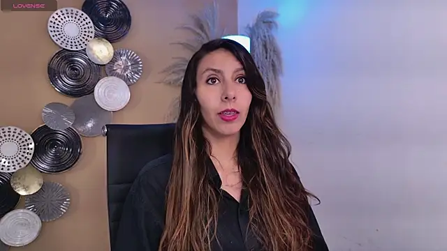 luna willians online show from July 2026 08:26:02 PM