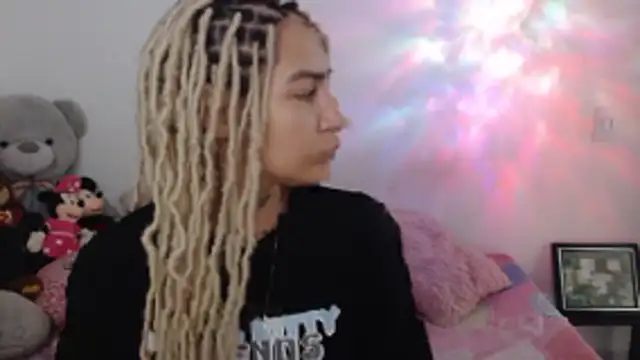 Snapshot of mandy_berrys chatting on October 2025 02:12:02 AM mandy berrys online show from October 2025 02:12:02 AM